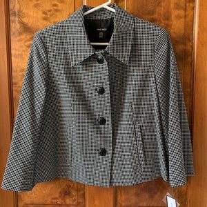NWT Black/white check blazer/swing jacket. Size 8